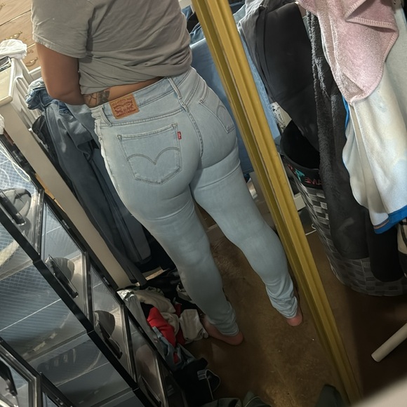 Light blue Levi’s size 28 - Picture 2 of 3
